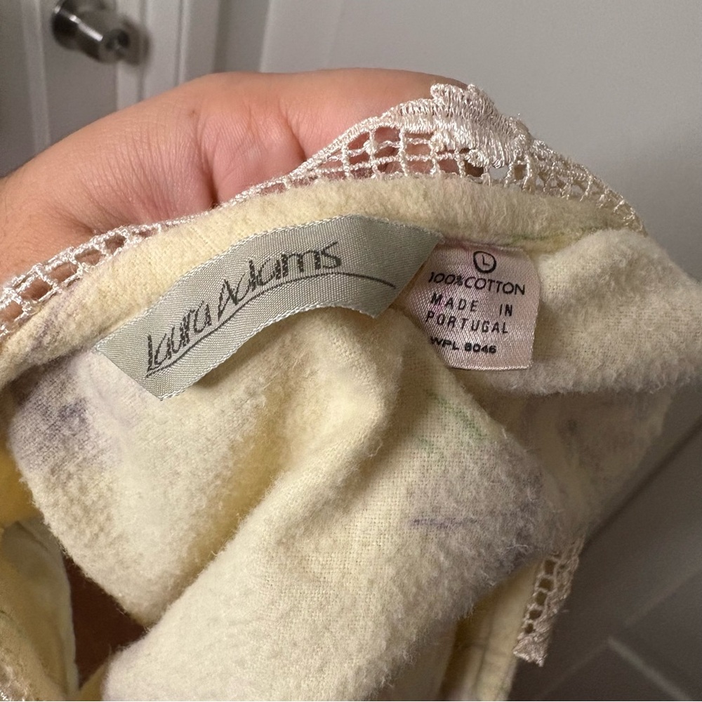 Vintage 80s Laura Adams Pale Yellow Floral Flannel Pajama Set Crop Tank Shorts - Picture 11 of 12